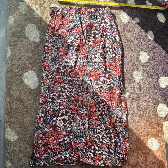 Floral Side Slit Satin Skirt - Picture 8 of 9